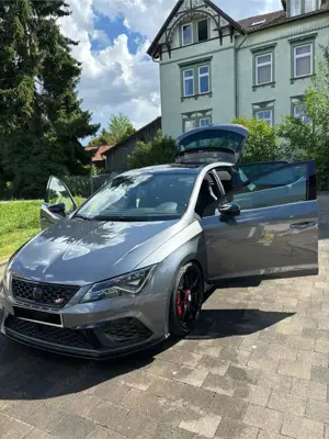SEAT Leon 2.0 TSI StartStop DSG Cupra 300 Bild 2