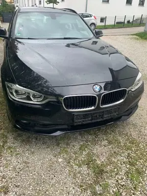 BMW 320 320d Touring Aut. Advantage Bild 2