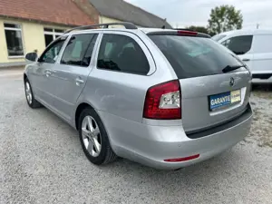 Skoda Octavia 2.0 TDI Family Combi/Sitzhzg./Tempo./AHK Bild 5
