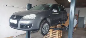Volkswagen Golf V Tour 1.4 GTI Front Bild 3