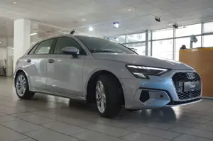 Audi A3 Sportback 35 TFSI S-TRONIC NAVI/LED/SPORT/ACC Bild 4