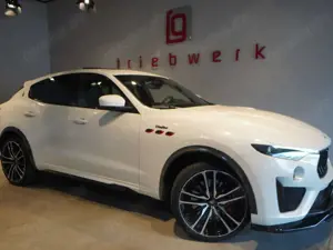 Maserati Levante Trofeo-U-frei-1 HD-BRD-FZG-Pano-Carbon-