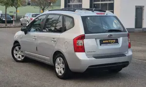 Kia Carens 2.0 LX Automatik 82.000 Km Bild 2