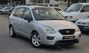 Kia Carens 2.0 LX Automatik 82.000 Km Bild 3