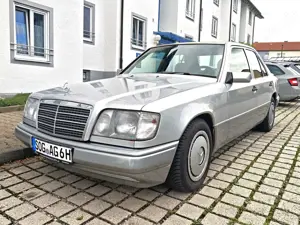 Mercedes-Benz E 220 W124 Lim. OLDTIMER ZULASSUNG H KENNZEICHEN KLIMA