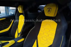 Lamborghini Revuelto 6.5 V12 On Stock Passenger, Style Pack Bild 3
