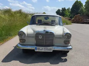 Mercedes-Benz Others W110 230