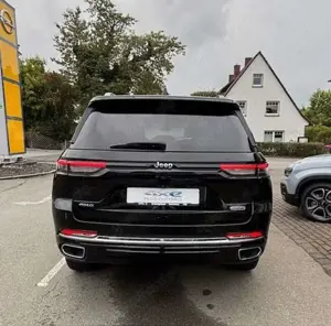 Jeep Grand Cherokee Overland Plug-In-Hybrid 4xe Bild 3