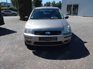 Ford Fusion Trend *in KYRITZ 033971-870887*