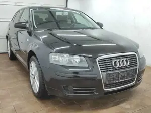 Audi A3 1.8 TFSI KLIMAA ALLWETTER *TÜV 10-26* 6GANG AUX Bild 4