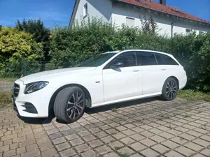 Mercedes-Benz E 300 de T 9G-TRONIC AMG Line Bild 2