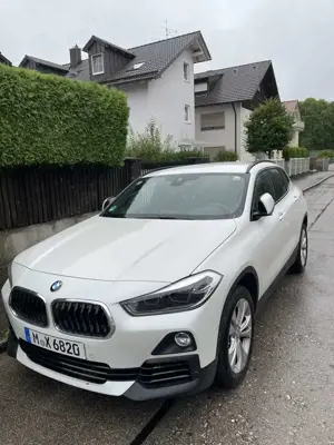 BMW X2 sDrive 20 i Advantage Plus HUD HK AHK