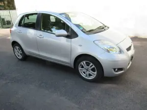 Daihatsu Charade Bild 2