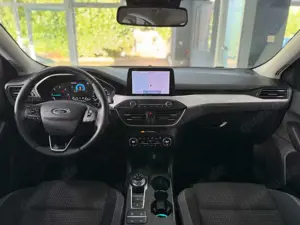 Ford Focus Lim. CC*AUTOMATIK*LED*CARPLAY*WINTER*PARK Bild 5