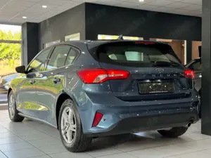 Ford Focus Lim. CC*AUTOMATIK*LED*CARPLAY*WINTER*PARK Bild 4