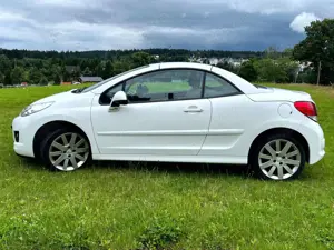 Peugeot 207 207CC 120 VTi Allure*2.Hand*Top gepflegt*8fach