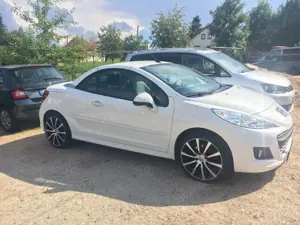 Peugeot 207 207CC 120 VTi Allure*2.Hand*Top gepflegt*8fach Bild 3