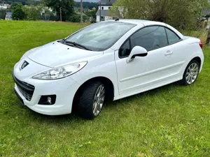 Peugeot 207 207CC 120 VTi Allure*2.Hand*Top gepflegt*8fach Bild 4