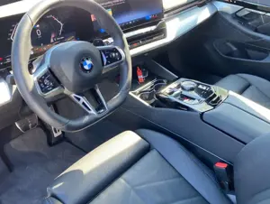 BMW 520 d Touring xDrive M Sport*HeadUp*AHK*Pano* Bild 4