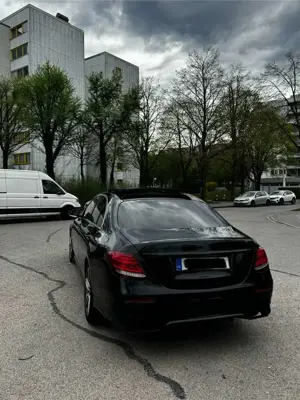 Mercedes-Benz E 200 E 200d AMG-Line 2019 Bild 4