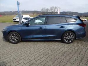 Ford Focus ST-Line X Turnier Bild 2