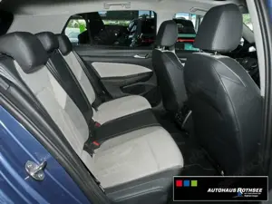 Volkswagen Golf VIII Style 1.5 eTSI ACC+HUD+IQ-LIGHT+PANO Bild 5