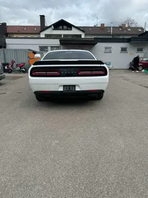 Dodge Challenger SRT Line Bild 2