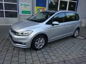 Volkswagen Touran Comfortl 2,0TDI 110kw 150PS DSG Automatik Navi AHK