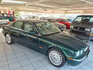 Jaguar XJR XJ8 Super V8 in bester britischer Farbgebung