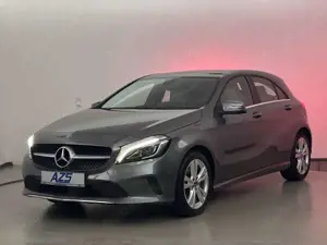 Mercedes-Benz A 200 Urban Navi LED AHK Leder PDC 1.Hd. Bild 3