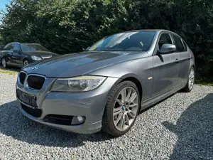 BMW 320 d Lim. LCI NAVI SHZG M-FELGEN 18"  FACELIFT