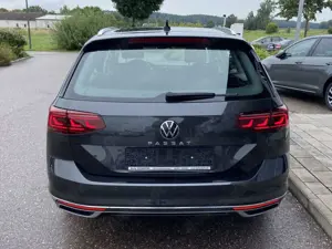 Volkswagen Passat Variant 2.0 TDI DSG ELEGANCE NAVI+STANDHE Bild 4
