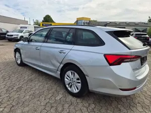 Skoda Octavia Combi 2.0 TDI Ambition Navi LED Keyless Bild 4