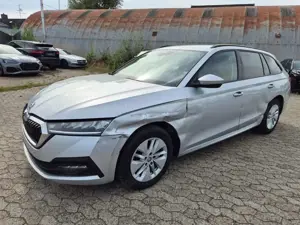 Skoda Octavia Combi 2.0 TDI Ambition Navi LED Keyless Bild 2