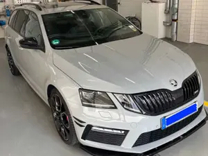 Skoda Octavia Octavia III Combi Combi 2.0 TSI DSG RS60
