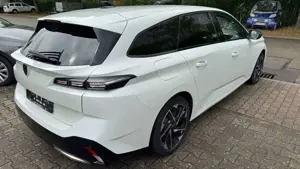 Peugeot 308 BlueHDi 130 Allure Finanzierung Garantie Bild 3