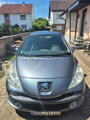 Peugeot 207 207 95 VTi Urban Move Bild 2