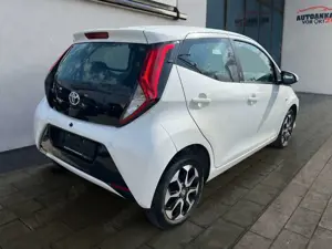 Toyota Aygo X -play Team D*Apple*Android* Klima Rückfahrkamera Bild 3