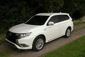 Mitsubishi Outlander Outlander Plug-In Hybrid 2.4 4WD Plus