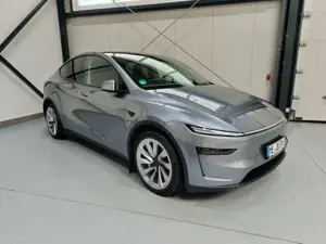 Tesla Model Y Long Range Dual AWD AHK *FSD*