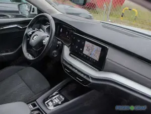 Skoda Octavia Combi 2.0 TDI DSG Style ACC HuD LED Nav Bild 5