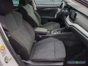 Skoda Octavia Combi 2.0 TDI DSG Style ACC HuD LED Nav Bild 4