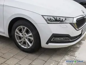 Skoda Octavia Combi 2.0 TDI DSG Style ACC HuD LED Nav Bild 3