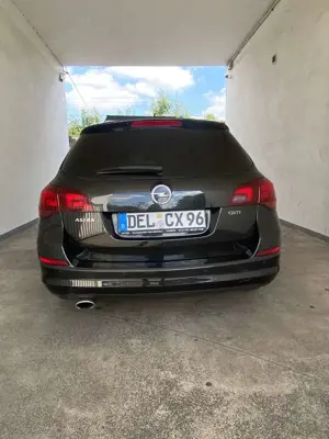 Opel Astra 2.0 CDTI DPF Sports Tourer Sport Bild 5