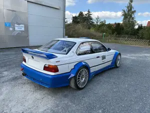 BMW M3 M3 GTR Rennwagen Bild 3