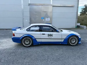 BMW M3 M3 GTR Rennwagen Bild 4
