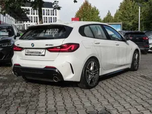 BMW 135 M135i xDrive M Sport Aut. PDC LED DAB HiFi Bild 2