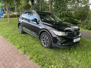 Volkswagen Tiguan Life 2.0 TDI DSG AHK HUD KAMERA SHZ ALU ACC. Usw