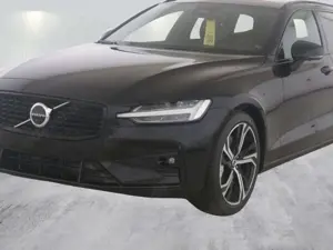 Volvo V60 Kombi B4 Plus Dark 360 HUD Pano HarmannKardo Bild 4