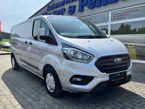 Ford Transit Custom mit Regalsystem Klima PDC